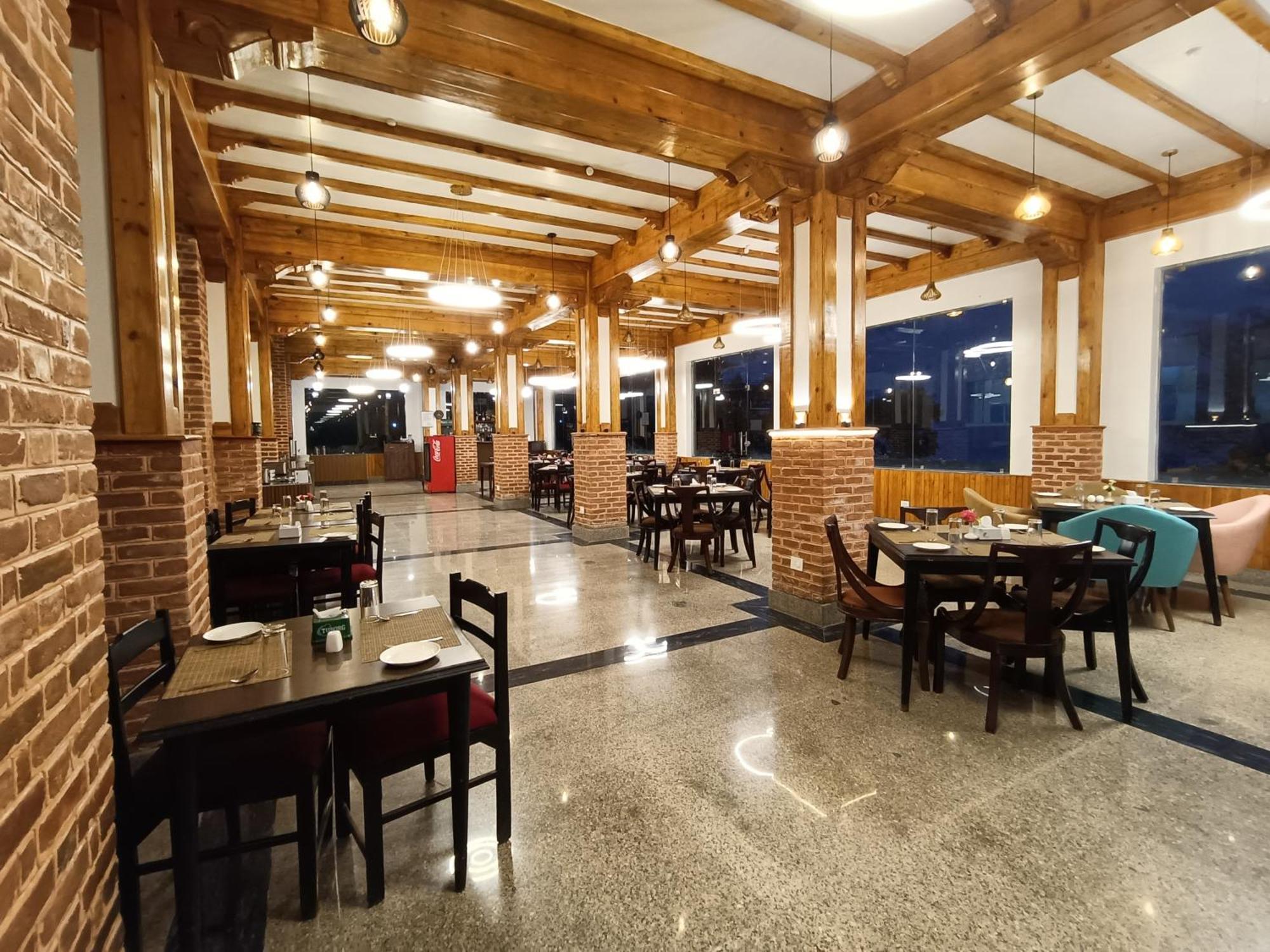 Hotel Chautari Pvt Ltd Nagarkot Zewnętrze zdjęcie
